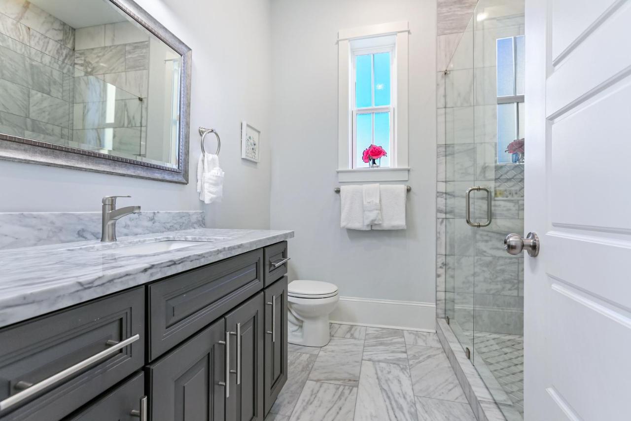 Hosteeva Chic Urban Retreat W Pool Steps To St Charles Ave And Near Bourbon St Apartman New Orleans  Kültér fotó