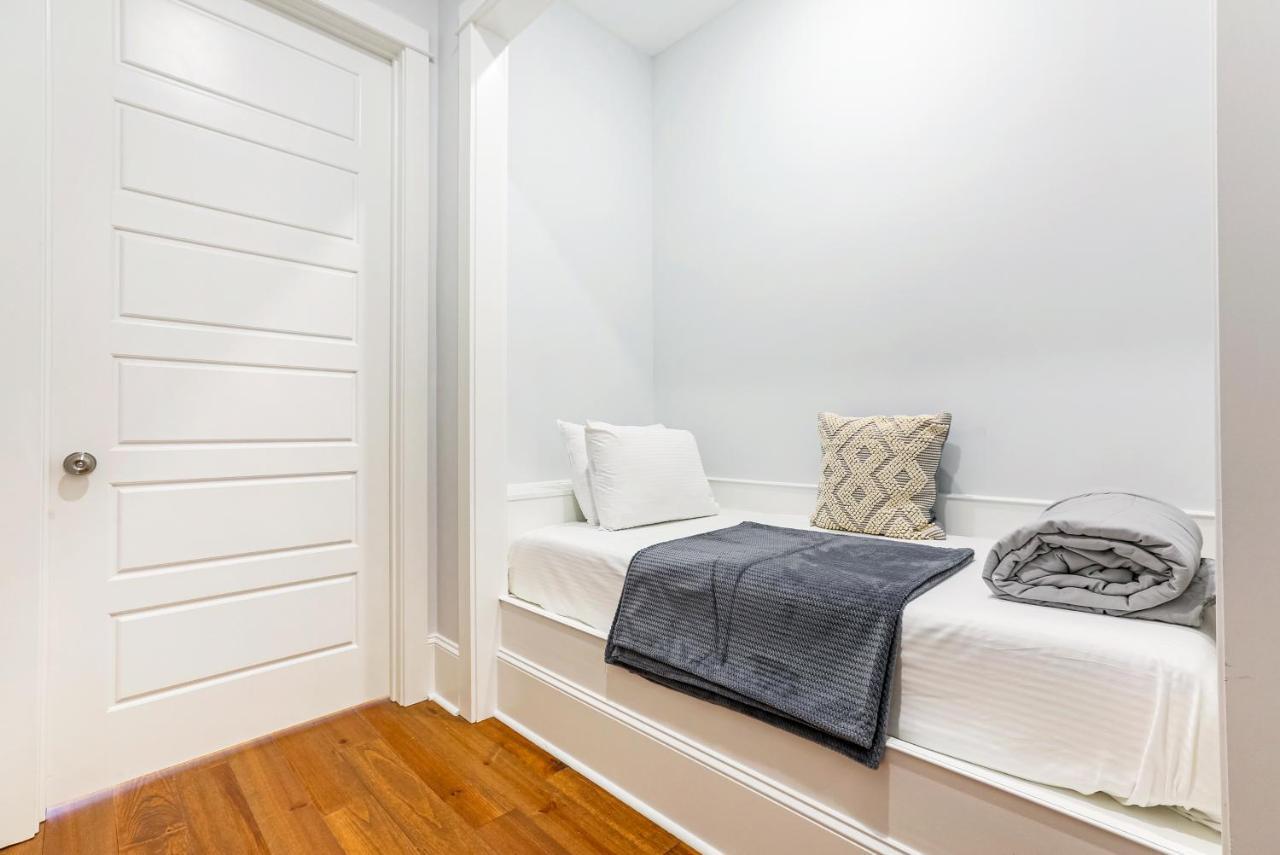 Hosteeva Chic Urban Retreat W Pool Steps To St Charles Ave And Near Bourbon St Apartman New Orleans  Kültér fotó