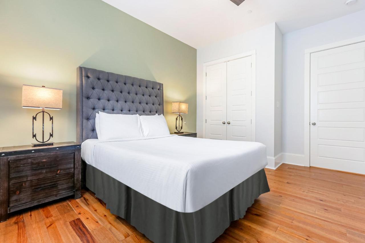 Hosteeva Chic Urban Retreat W Pool Steps To St Charles Ave And Near Bourbon St Apartman New Orleans  Kültér fotó