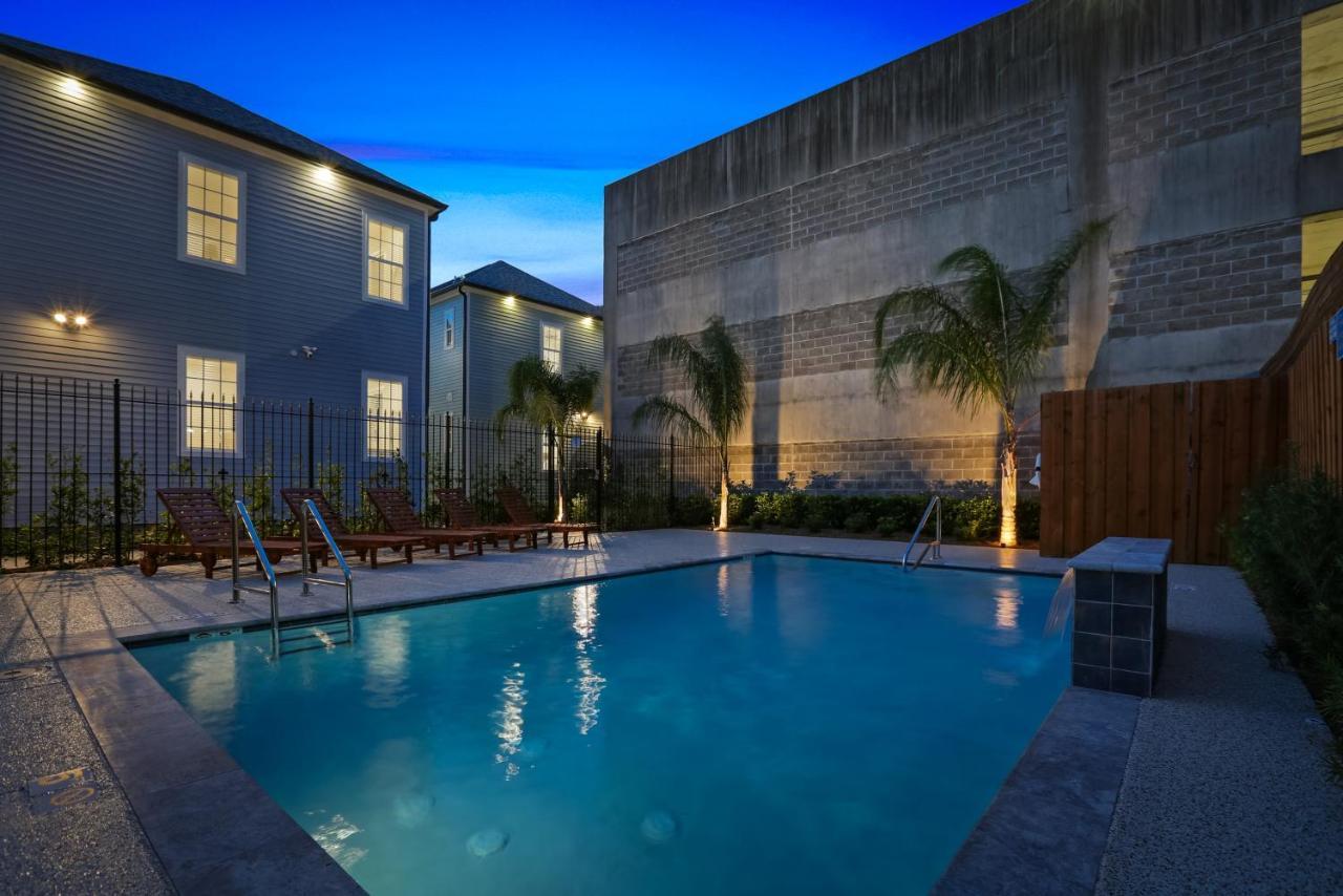 Hosteeva Chic Urban Retreat W Pool Steps To St Charles Ave And Near Bourbon St Apartman New Orleans  Kültér fotó